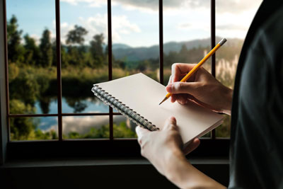 hand-writing-report-with-Silachi